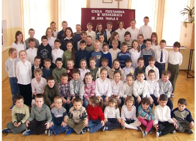 Uczniowie naszej szkoły w roku szk. 2004/2005