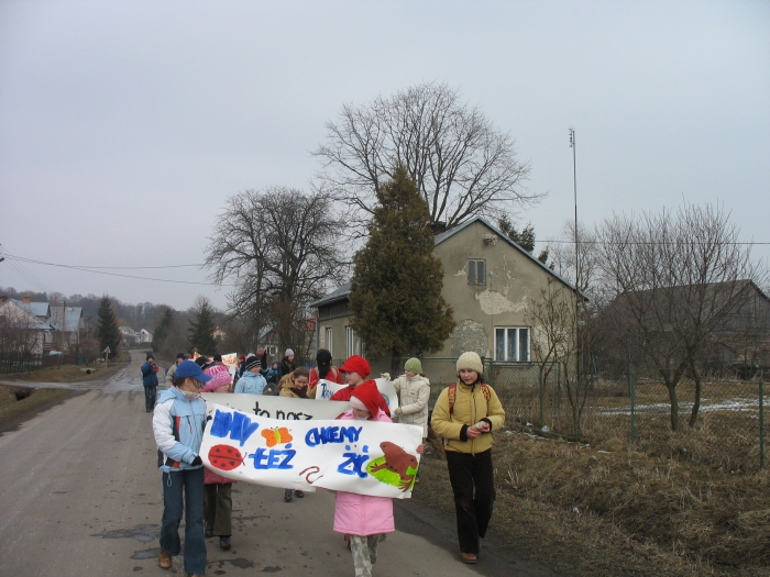 Ekologiczny marsz przez wieś